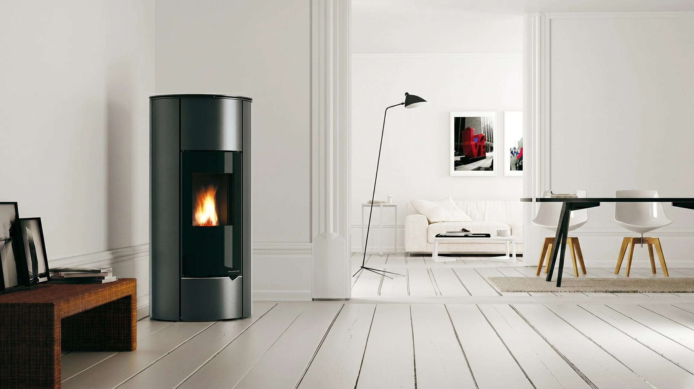 Poêle à granulés moderne de forme cylindrique avec habillage bicolore jaune vif et gris anthracite